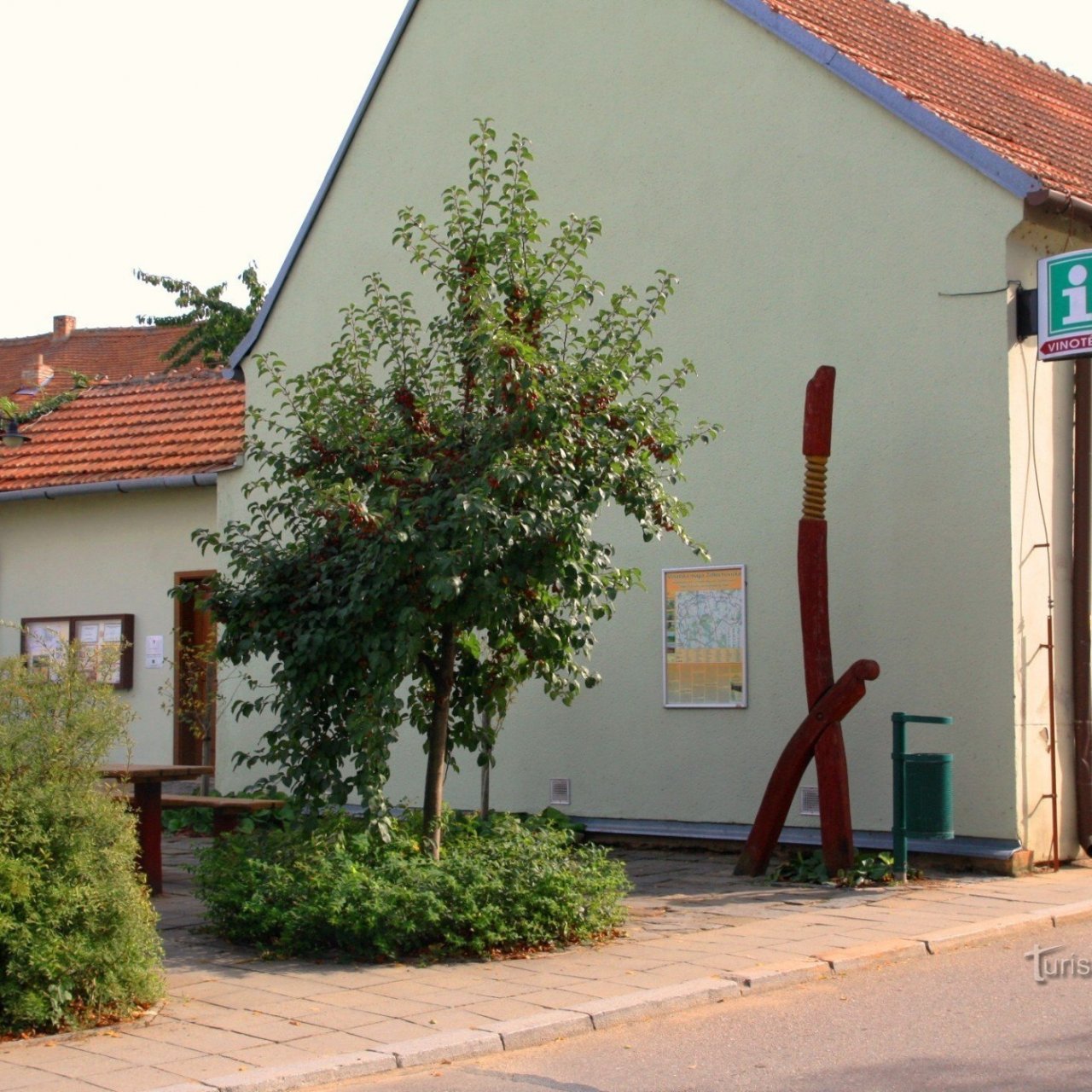 Židlochovice - Regionální turistické informační centrum s vinotékou