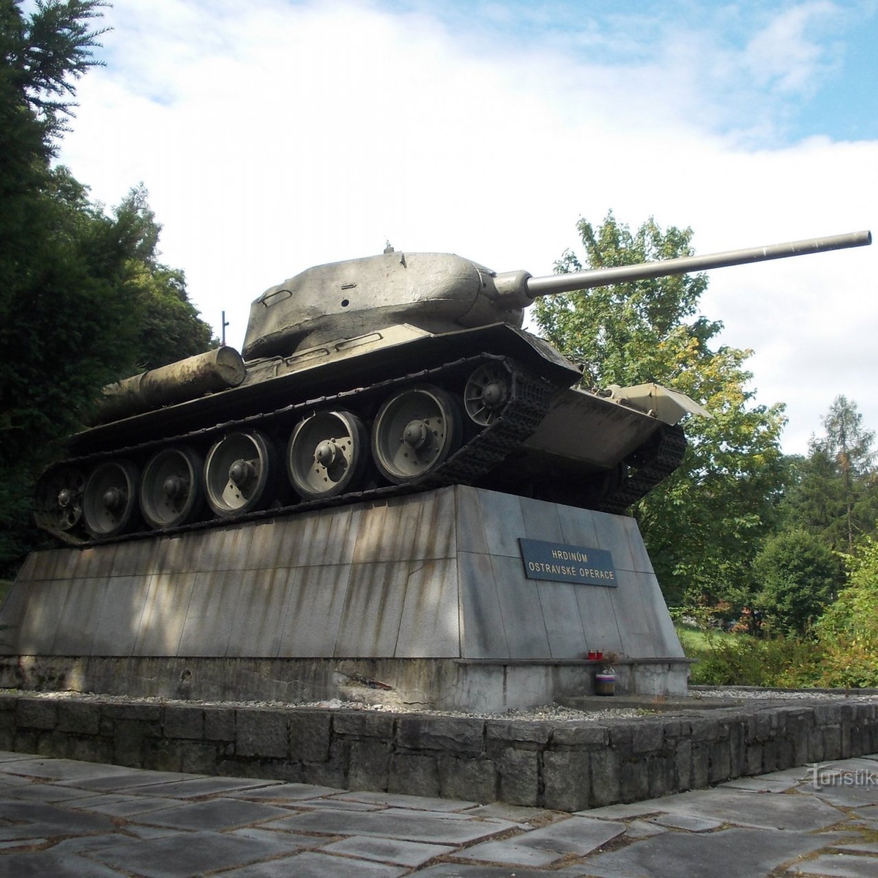 Háj ve Slezsku, časť Smolkov - pamätník - tank T -34