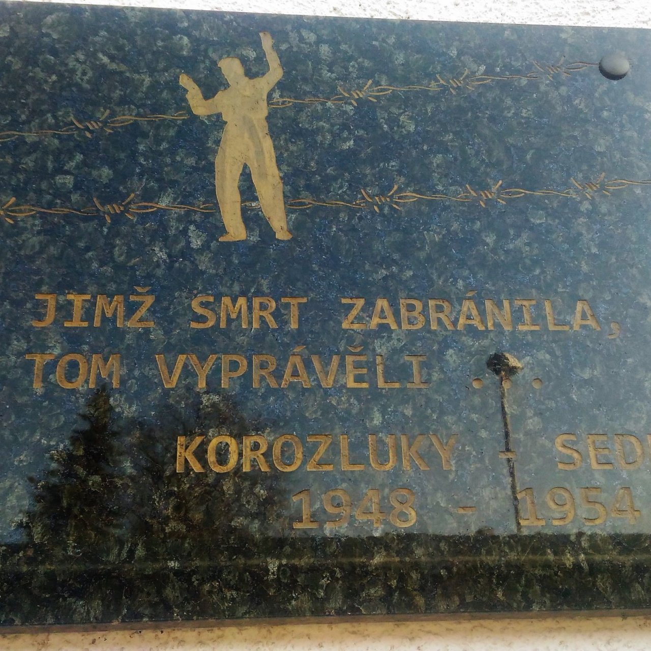 Pamětní deska obětem pracovního tábora Sedlec