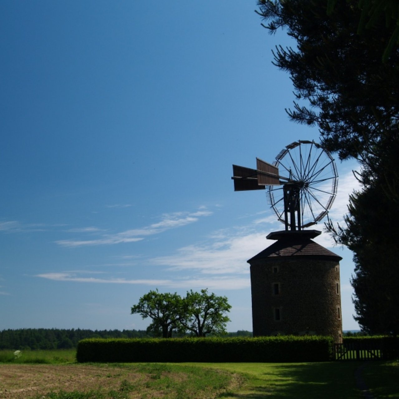 Větrný mlýn s Halladayovou turbínou