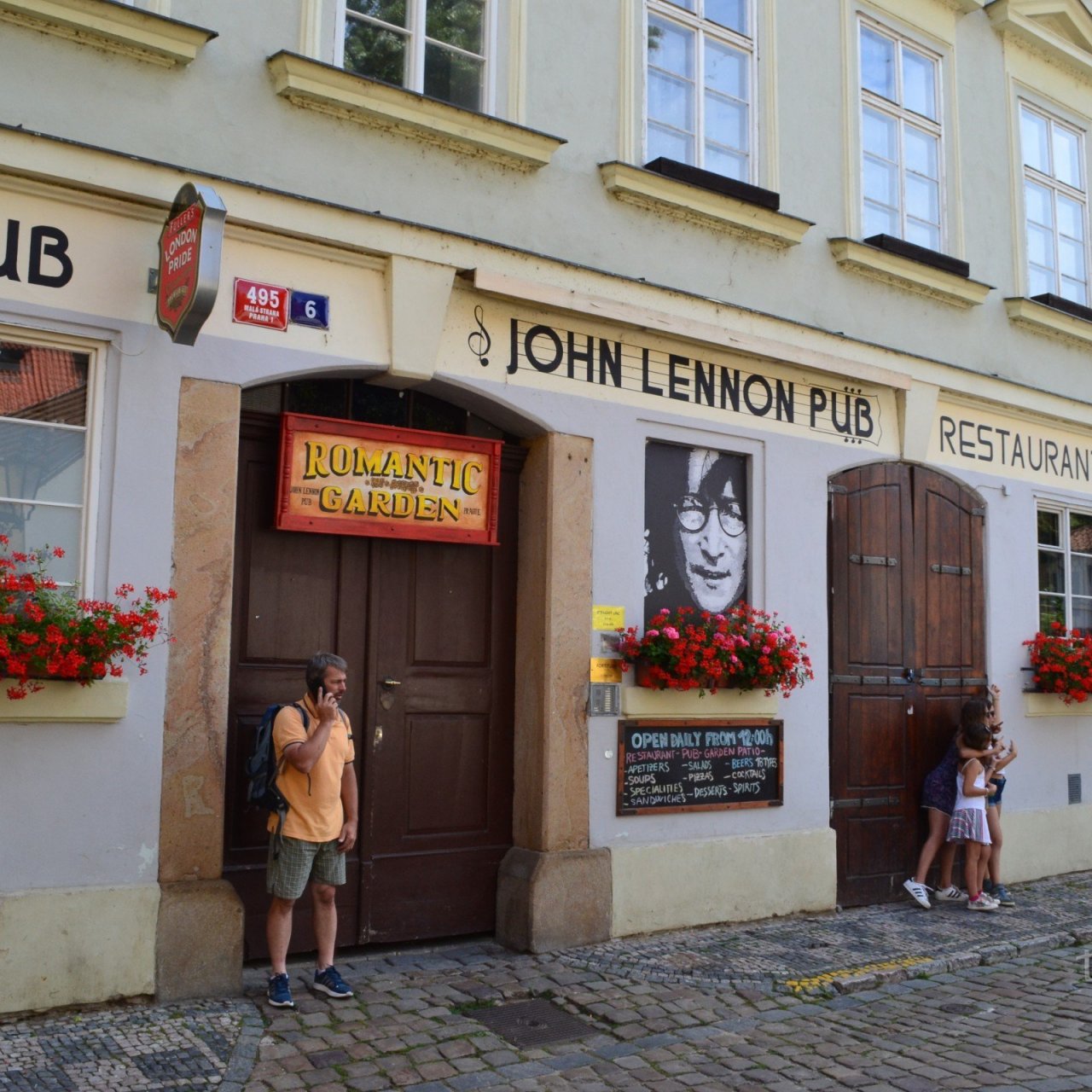 Praha - Malá Strana - John Lennon Pub