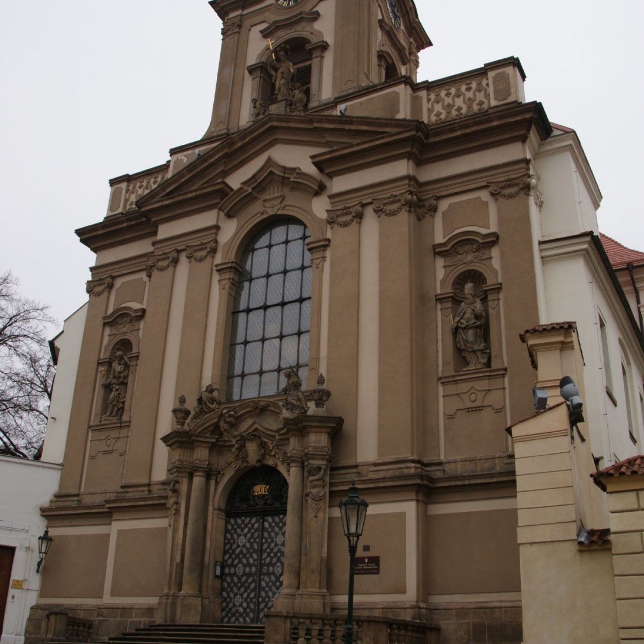 Praha – vojenský kostel sv. Jana Nepomuckého (Hradčany)