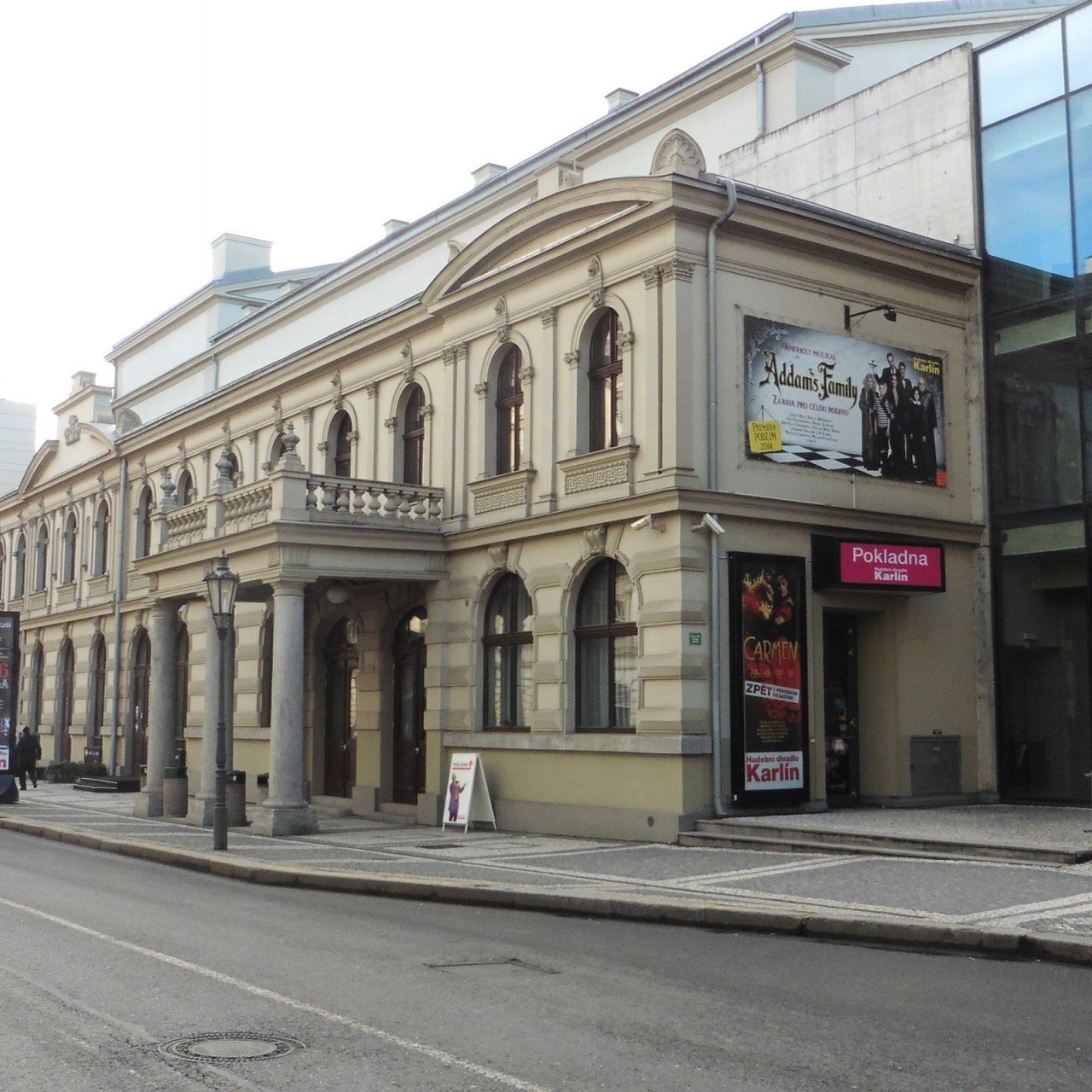 Hudební divadlo Karlín - přestavba