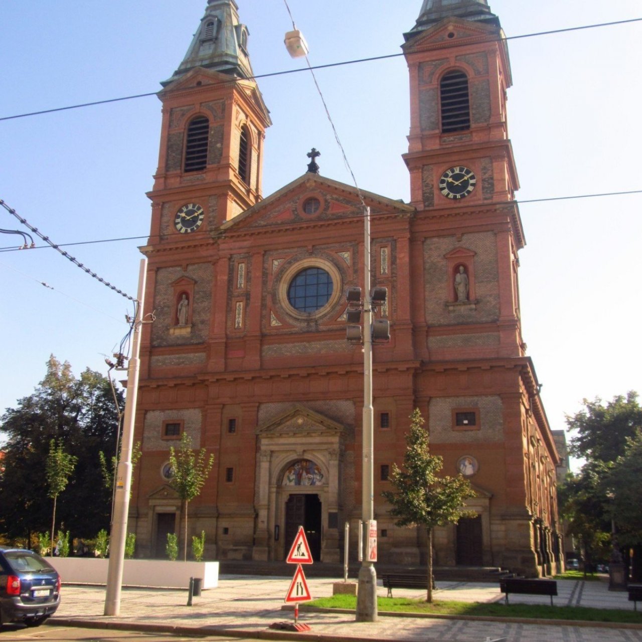 Kostel sv. Václava na náměstí 14. října v Praze na Smíchově