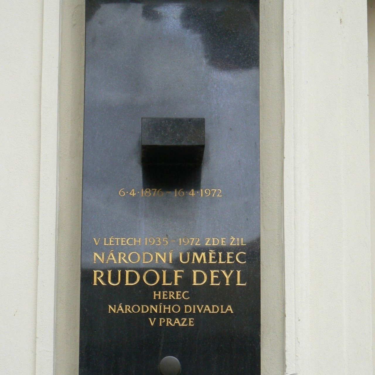 Praha 1 - Anenská 3 - pamětní deska Rudolf Deyl