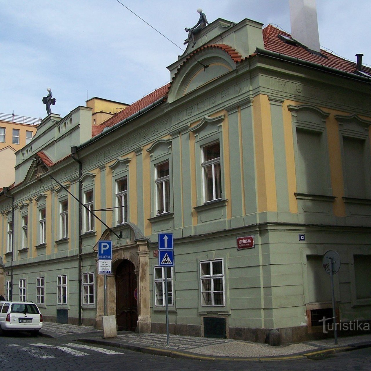 Praha - Voršilská 8 a 10, Ostrovní 13