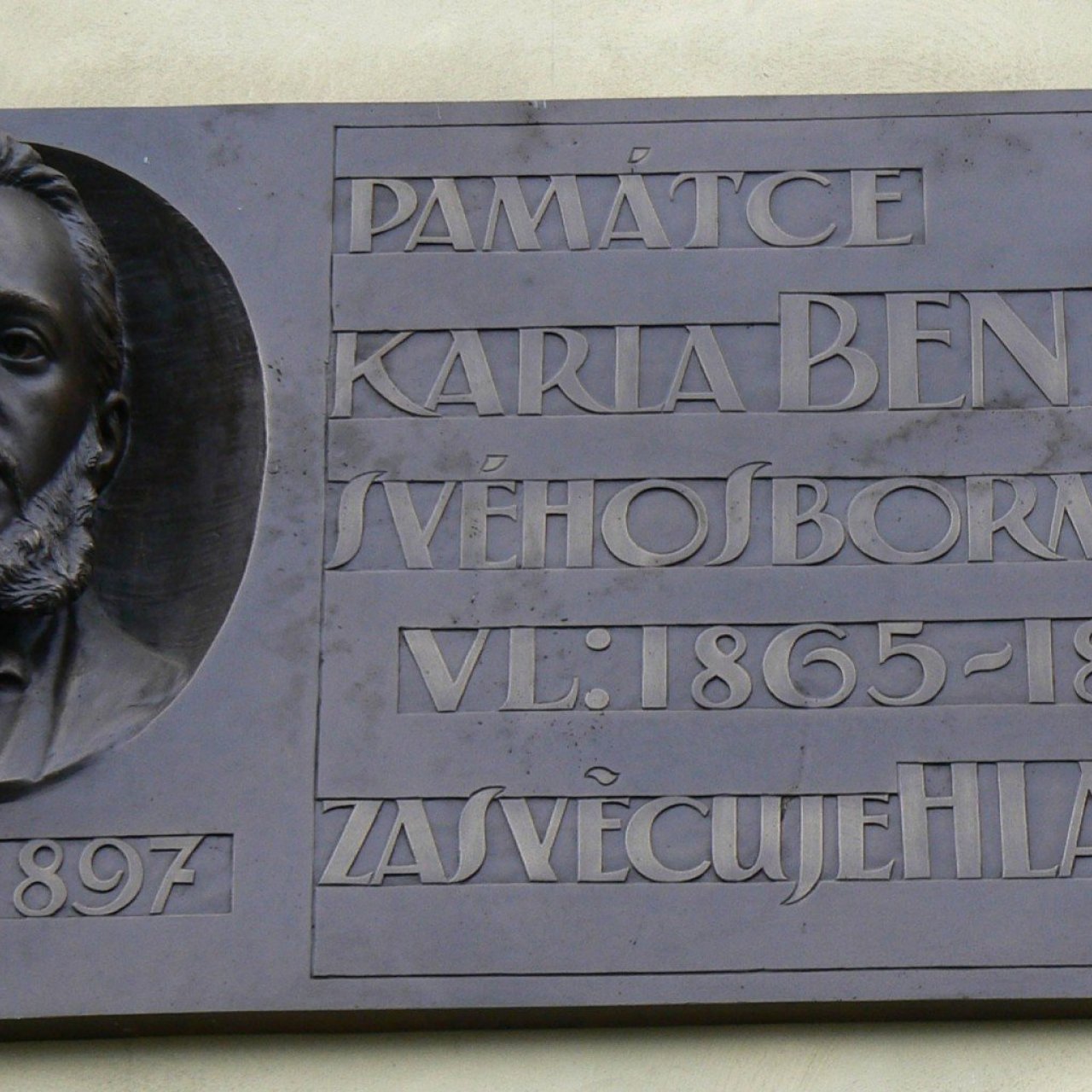 Praha 1 - Masarykovo nábřeží 16 - pamětní deska Karel Bendl