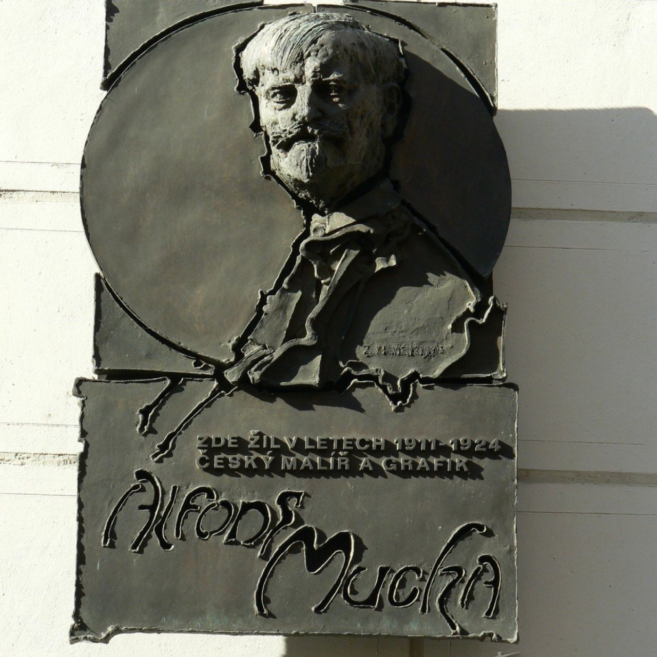 Praha 1 - Thunovská - pamětní deska Alfons Mucha