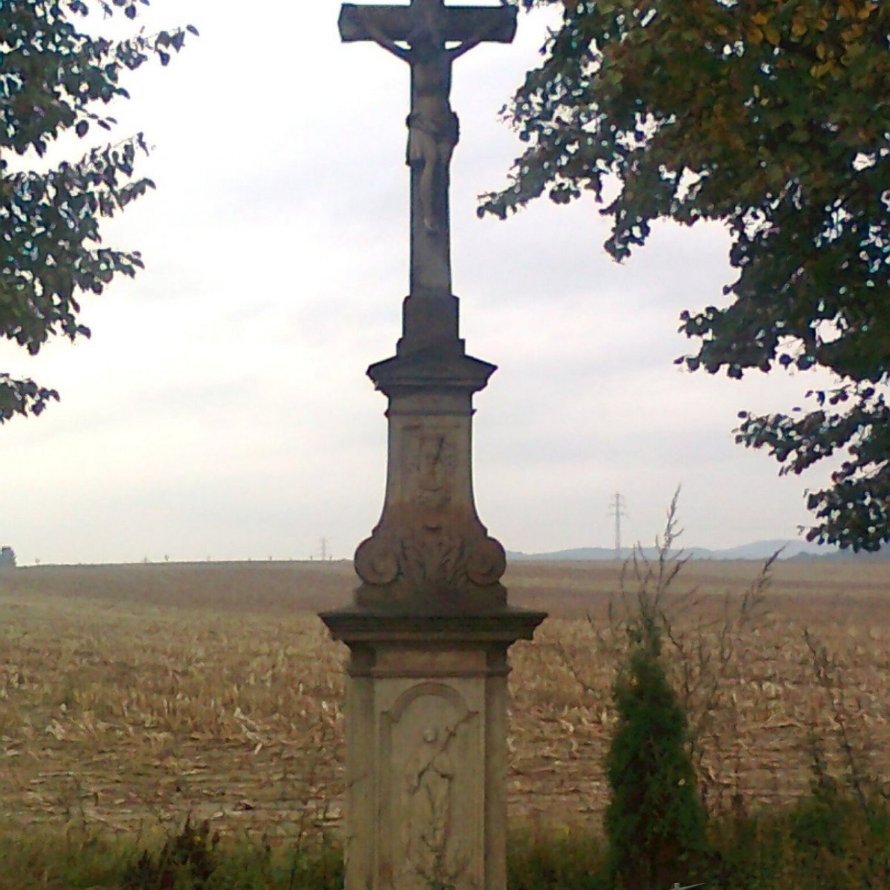Úsov - kamenný kříž při silnici Úsov - Stavenice