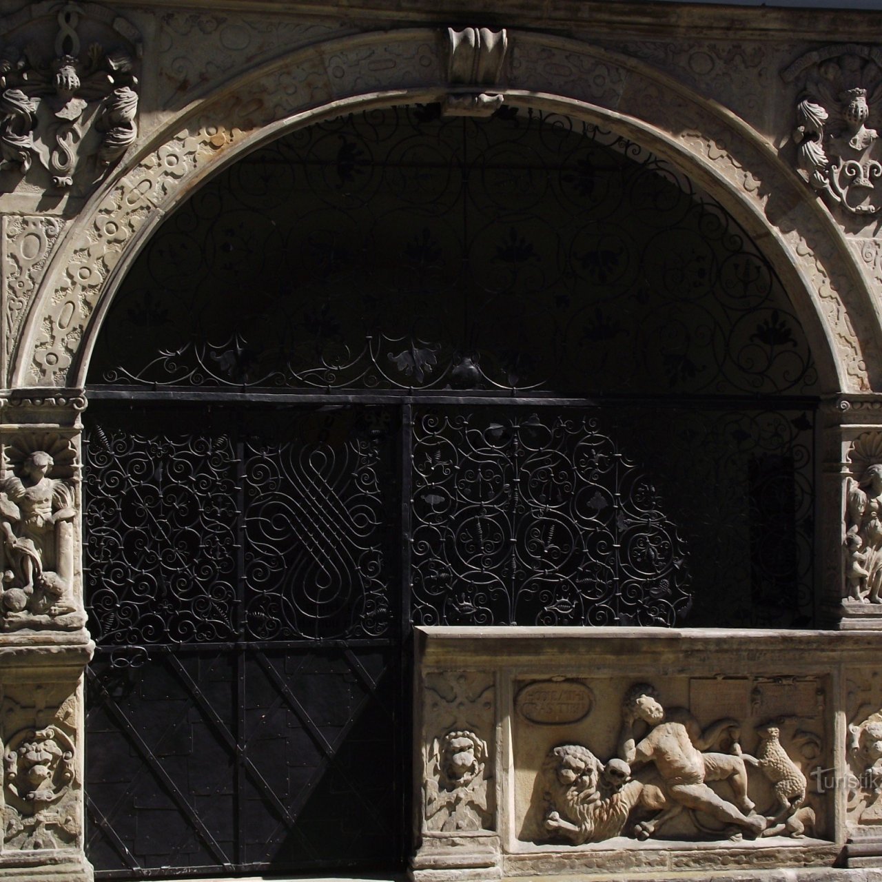 Postřelmov – renesanční pohřební kaple a hrobka Bukůvků z Bukůvky