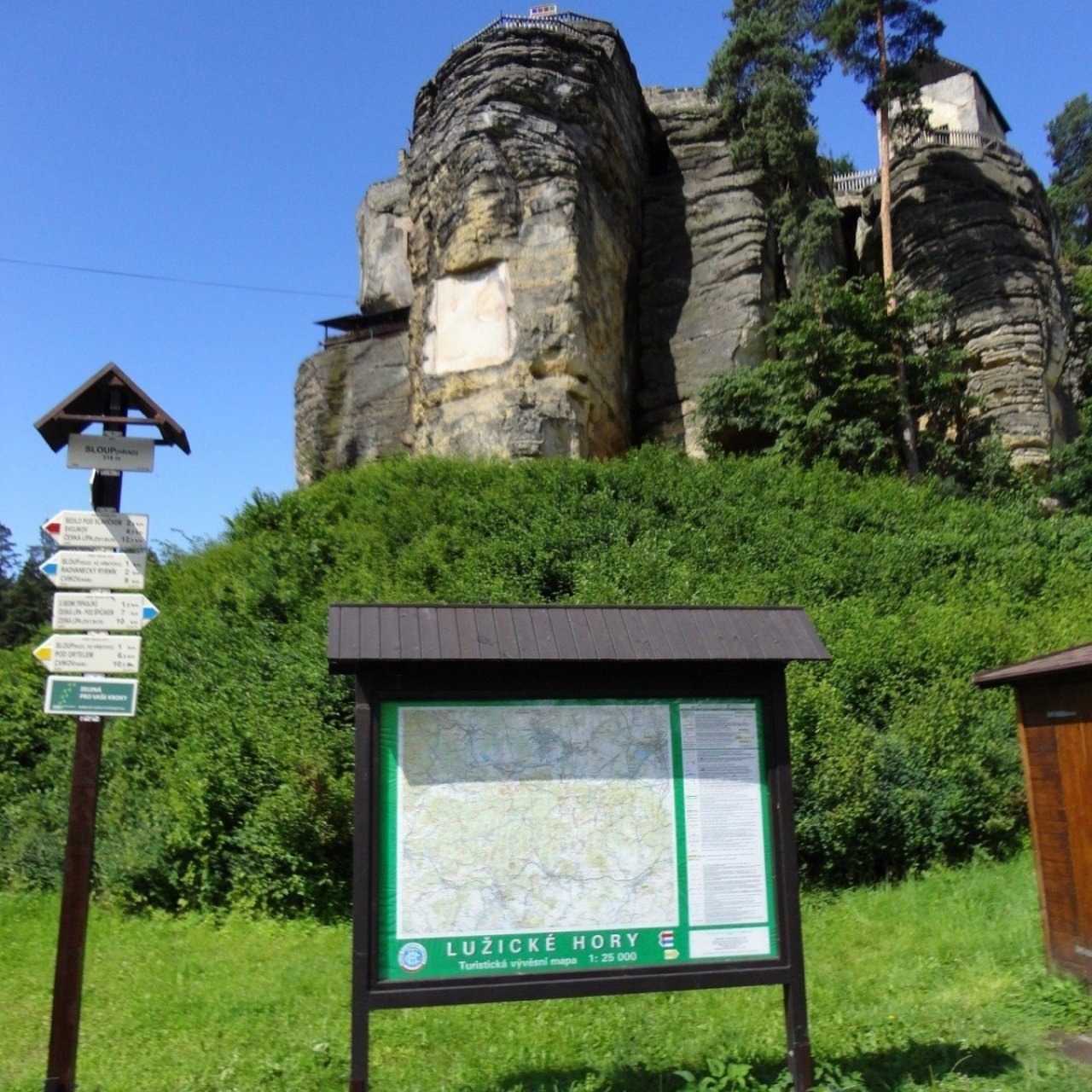 turistické rozcestí Sloup - pod hradem