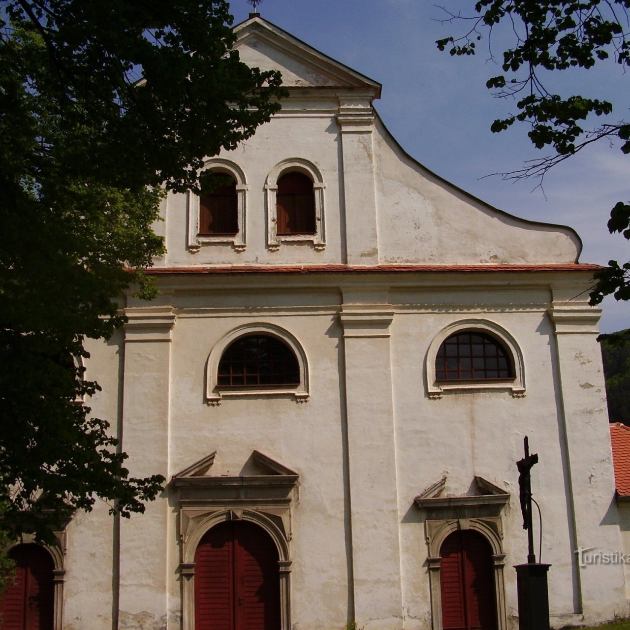 Kostel Nanebevzetí Panny Marie v Černvíru